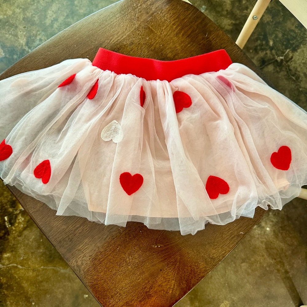 Cat and Jack girls Heart Tulle Skirt size 3t